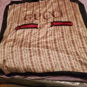 Gucci scarf